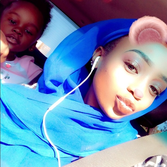 Meet your Posher, Amina - Picture 1 of 1